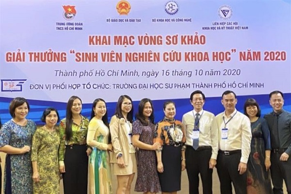 Giải thưởng sinh viên nghiên cứu khoa học năm 2020
